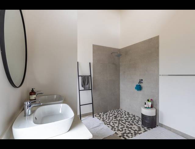 4 BEDROOM HOUSE FOR SALE IN ZINI RIVER ESTATE